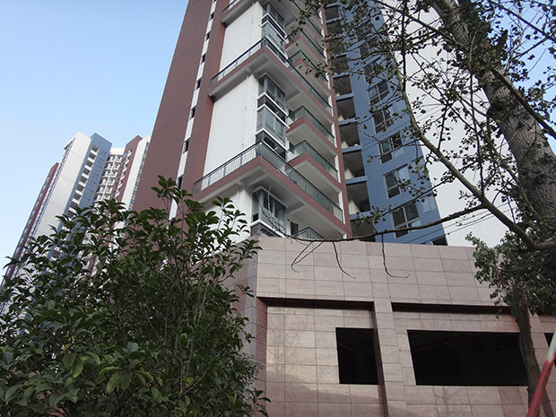 小區(qū)鋅鋼護(hù)欄制造商怎么找